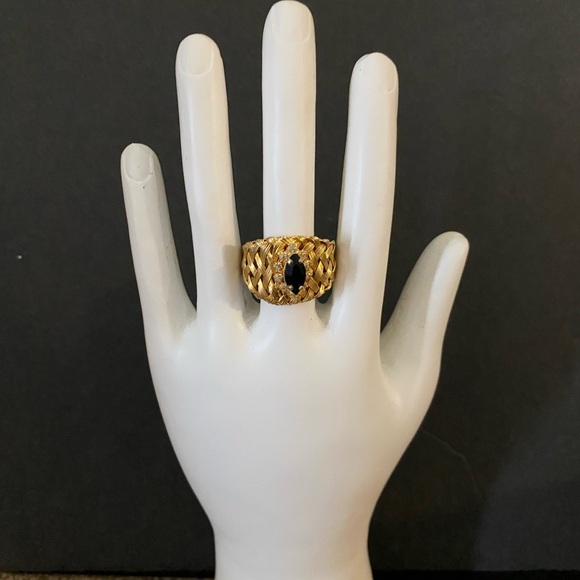 Black stone gold tone basket weave ring vintage - Picture 6 of 16